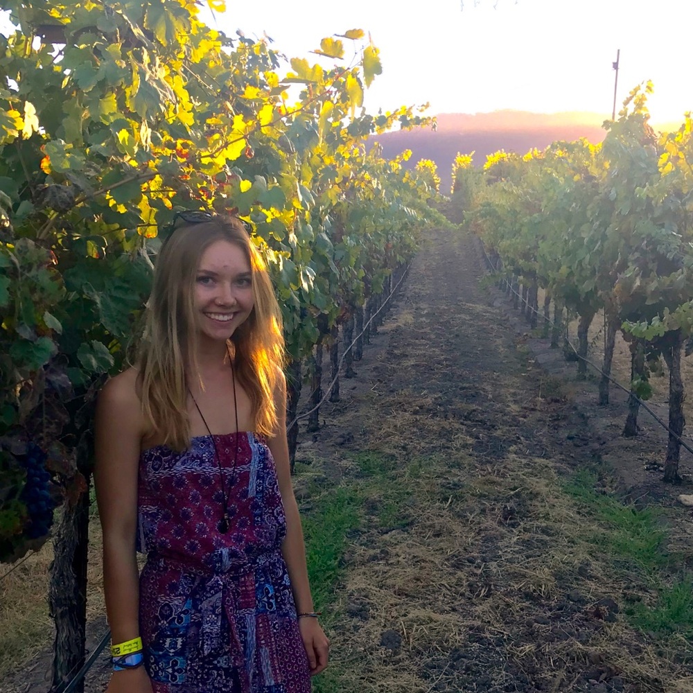Meet your Posher, Emily